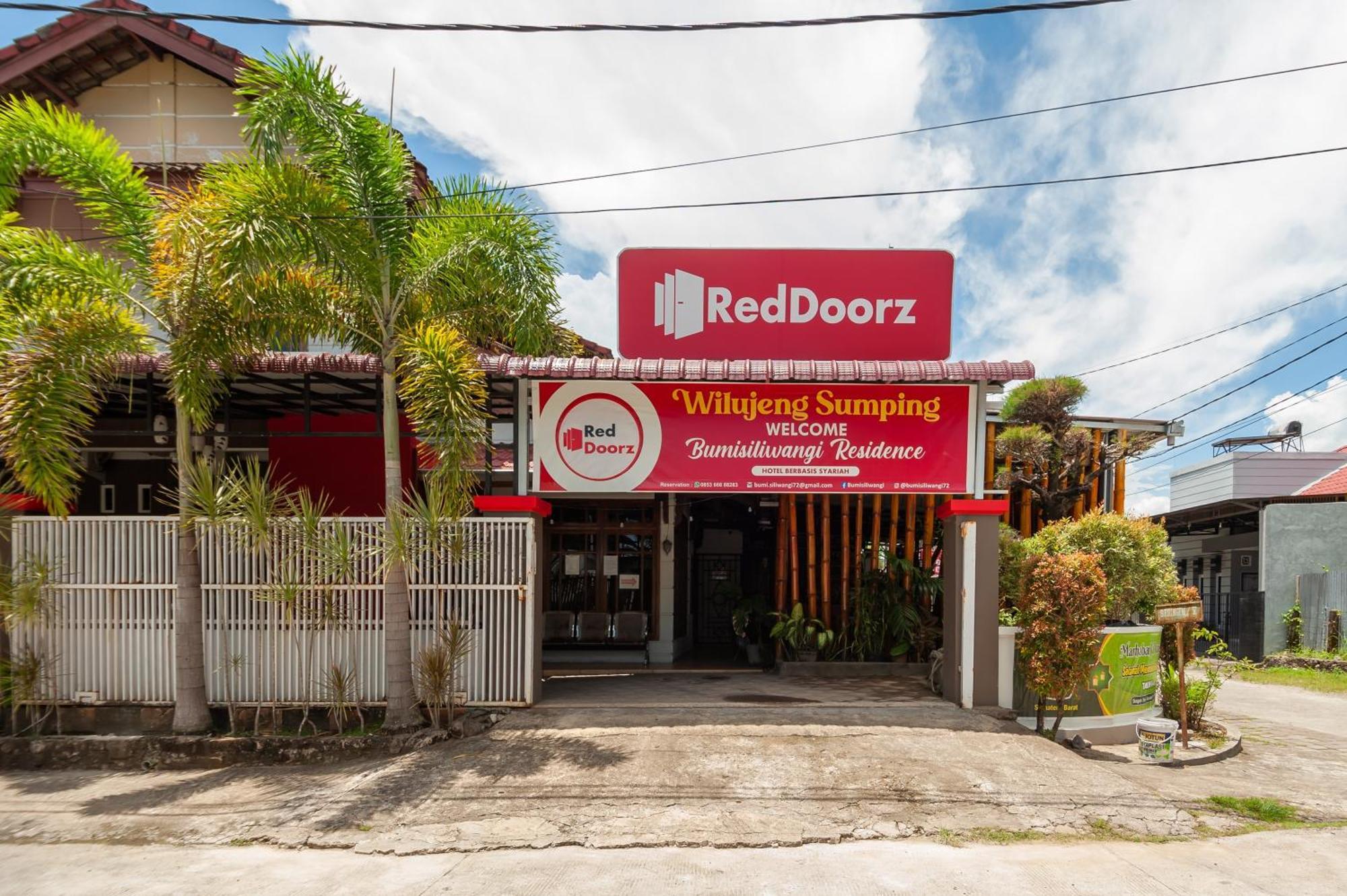 Reddoorz Syariah At Bumi Siliwangi Residence Padang Exterior photo